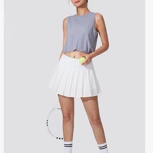 Elegant White Pleated Mini Skirt